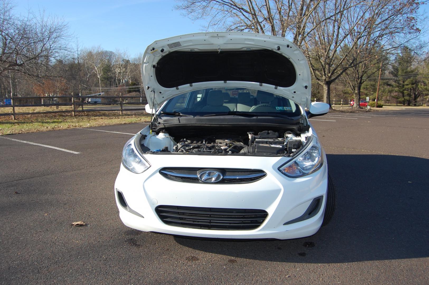 2016 White /Gray Leather Hyundai Accent SE 4-Door 6A (KMHCT4AE9GU) with an 1.6L L4 DOHC 16V engine, 6A transmission, located at 6528 Lower York Road, New Hope, PA, 18938, (215) 862-9555, 40.358707, -74.977882 - Here we have a very nice Hyundai Accent with a 1.6L 4 cylinder putting power to the front wheels via an automatic transmission. Features include: gray cloth interior, keyless entry, 2 keys and 2 remotes, AM/FM/CD/SAT/MEDIA radio, heat and A/C, tilt steering wheel, power windows/locks/mirrors and 14 - Photo#20